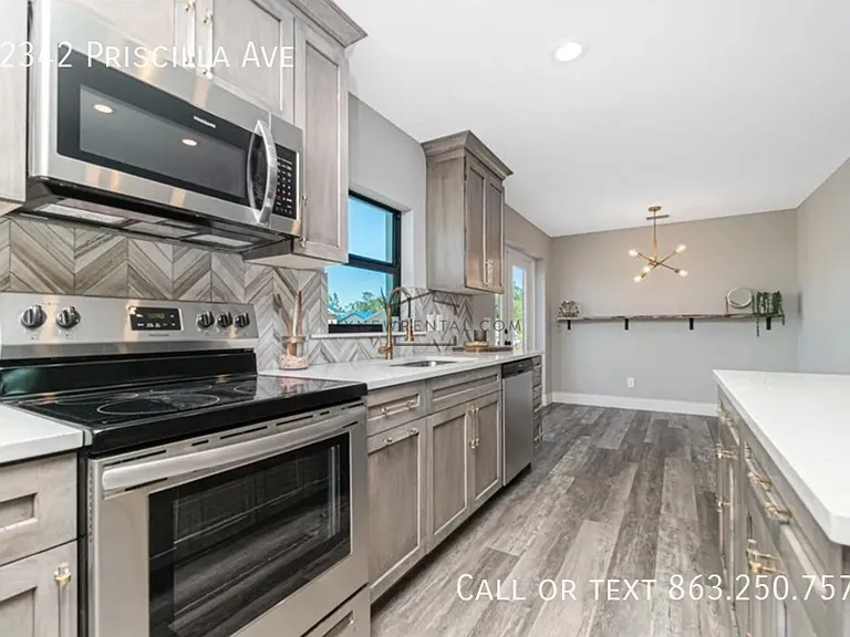 22342 Priscilla Ave — Photo 8