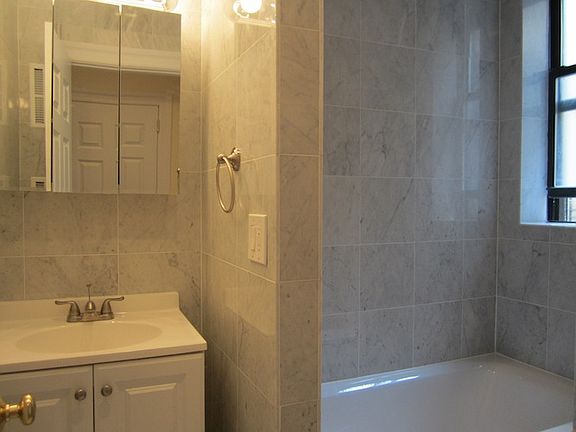 2nd image of 412 Cathedral Pkwy #94