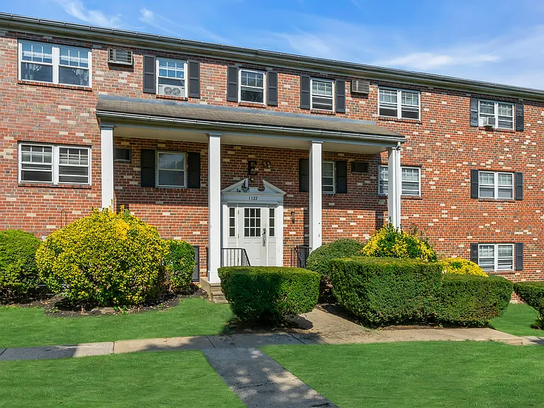Lancaster Court Apartments — Photo 44