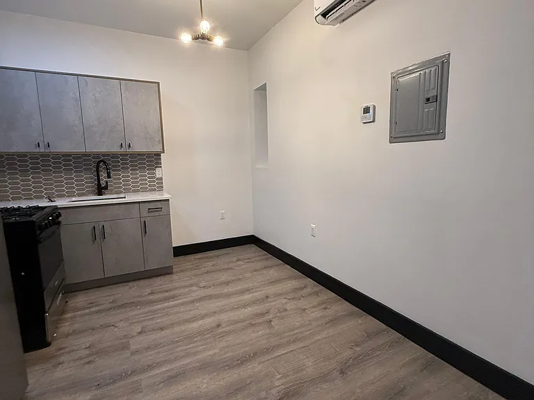 11 Thomas St #B2B — Photo 1