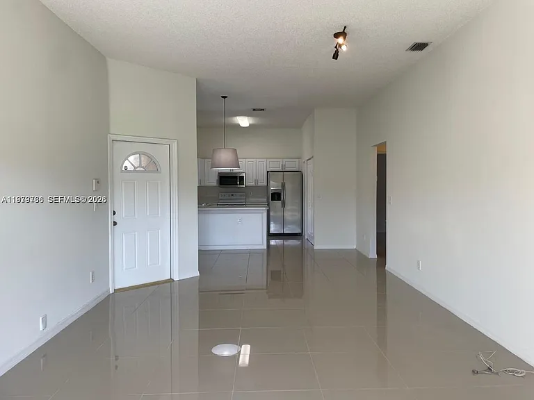 16309 Emerald Cove Rd #16309 — Photo 6
