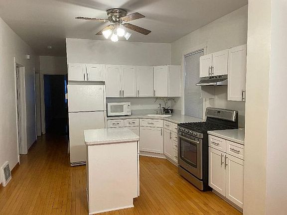 5th image of 1212 W Cornelia Ave #2