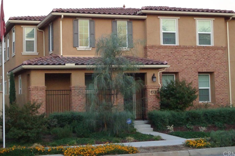 1st image of 428 S Lark Ellen Ave