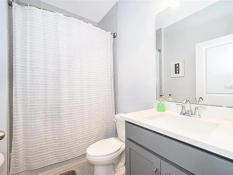 5818 Wallis Ln — Photo 15