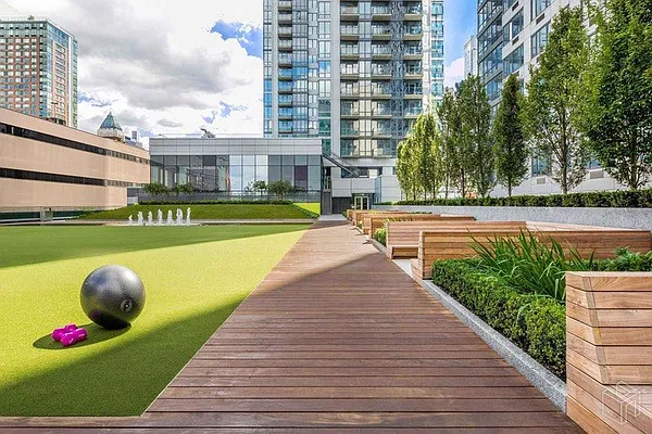 Rented by Halstead Real Estate | media 8