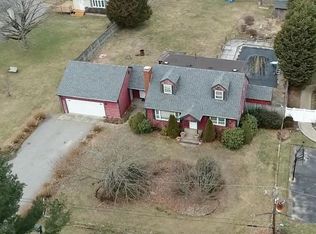 15 University Dr, Westport, MA 02790