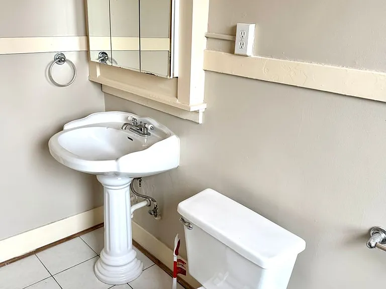 Newcastle Apartments — Photo 11