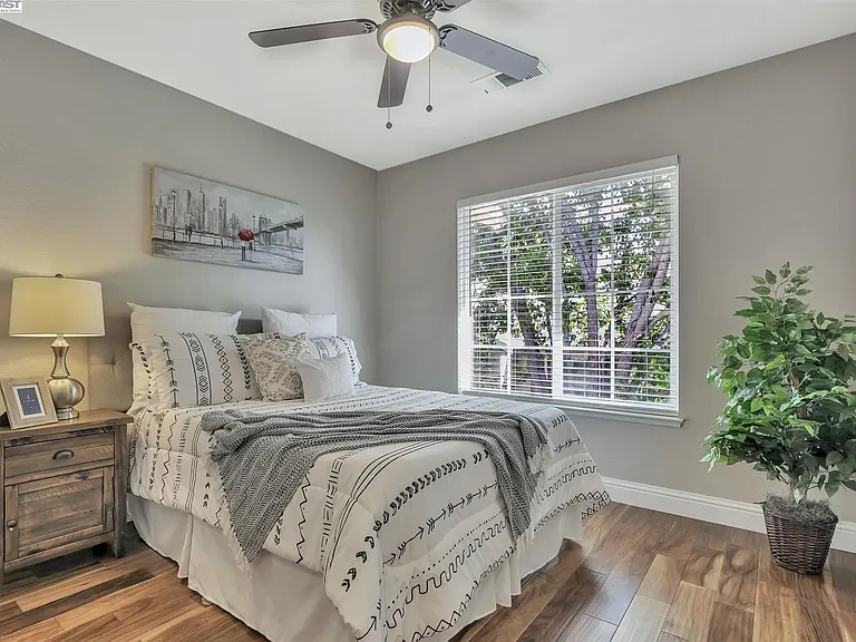 10849 McPeak Ln — Photo 16