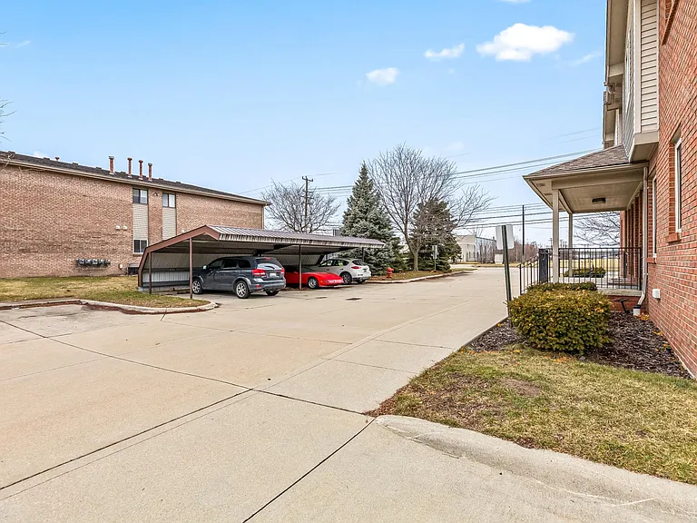 18530 E Forteen Mile Rd — Photo 8