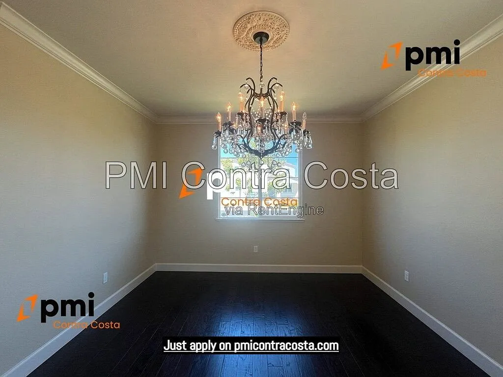 4 bed, 2.5 bath, 2829 sqft, $4,200 — Photo 2
