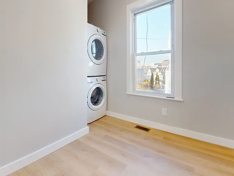 61 Dartmouth St #4 — Photo 6