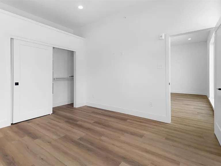 5614 Larkin #H — Photo 10