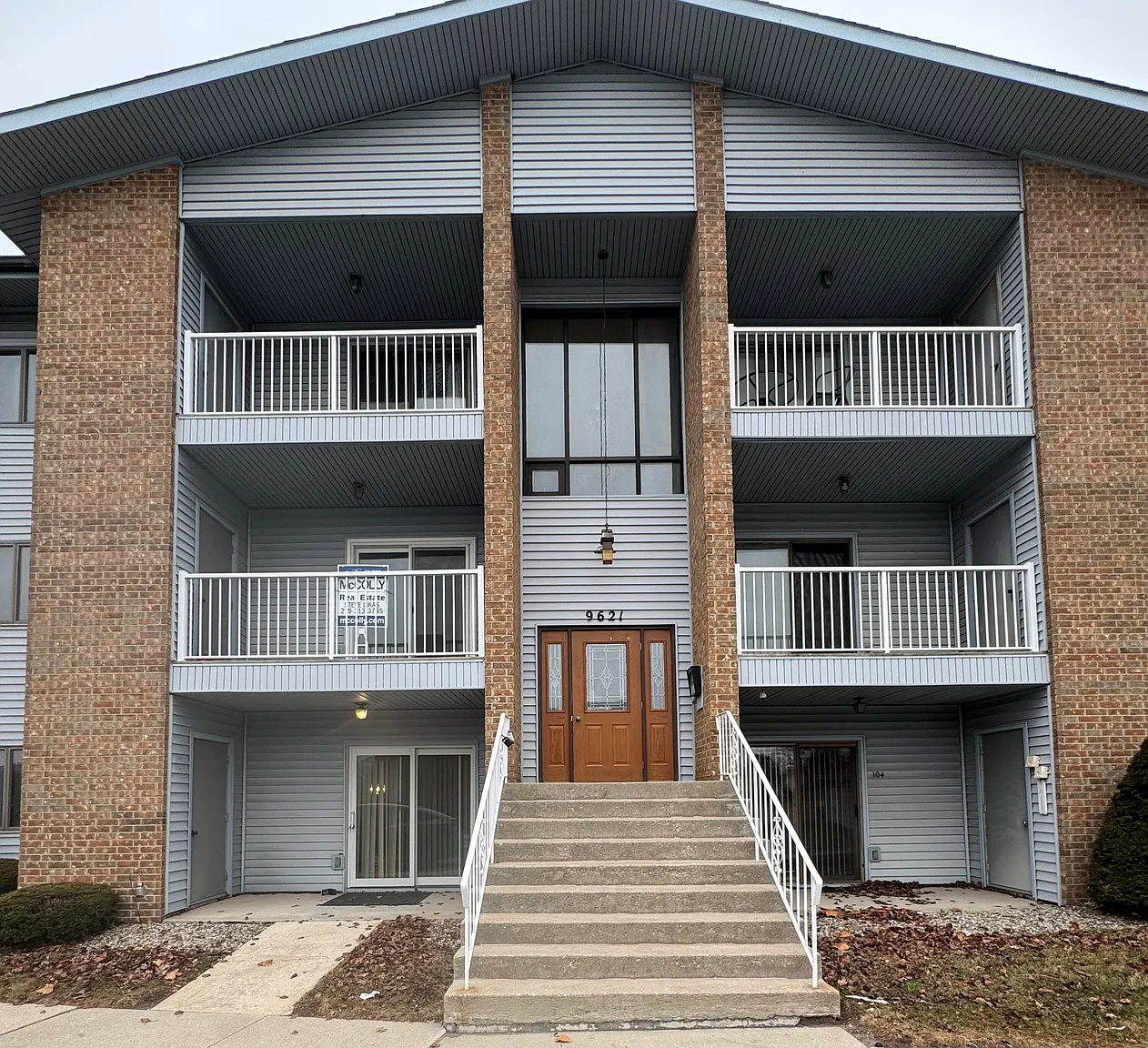 9621 Merrillville Rd APT 103 photo 1
