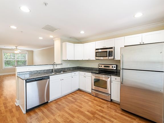 2nd image of 1855 Candlewood Ct Unit 201