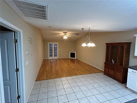 4th image of 1615 N Spring Rd Unit 14