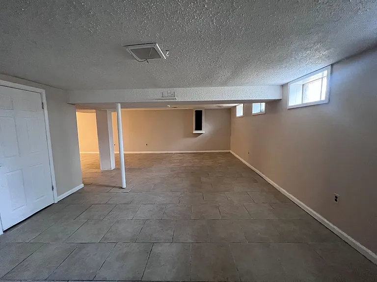 8908 Saint Louis Ave — Photo 15