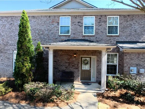 3192 Brockenhurst Dr, Buford, GA 30519