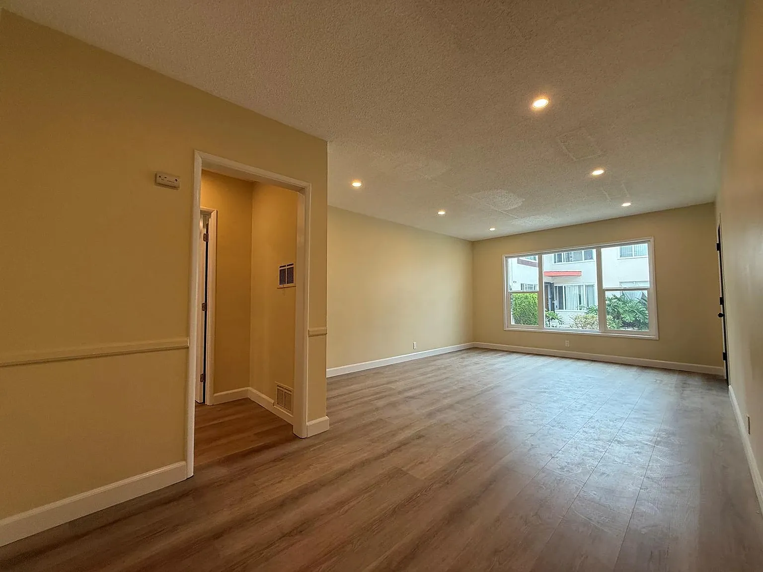 1 bed, 1.0 bath, $1,695 — Photo 3
