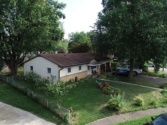4th image of 429 Tulip Ct
