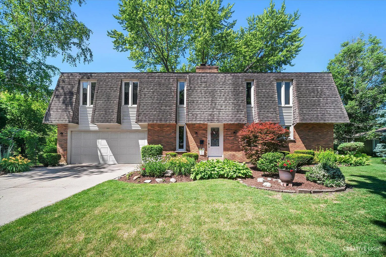251 Carriage Hill Dr photo 1