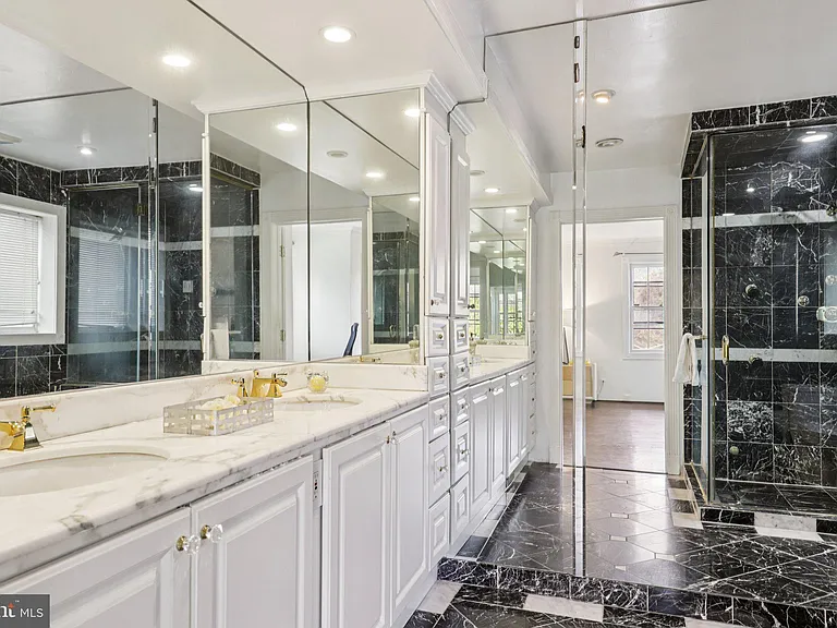 5301 Goldsboro Rd — Photo 33