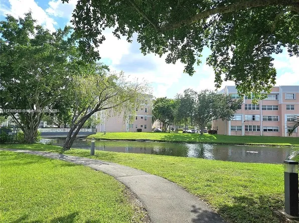 10303 Sunrise Lakes Blvd APT 210, Sunrise, FL 33322