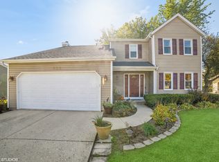 955 Martin Dr, Elgin, IL 60120