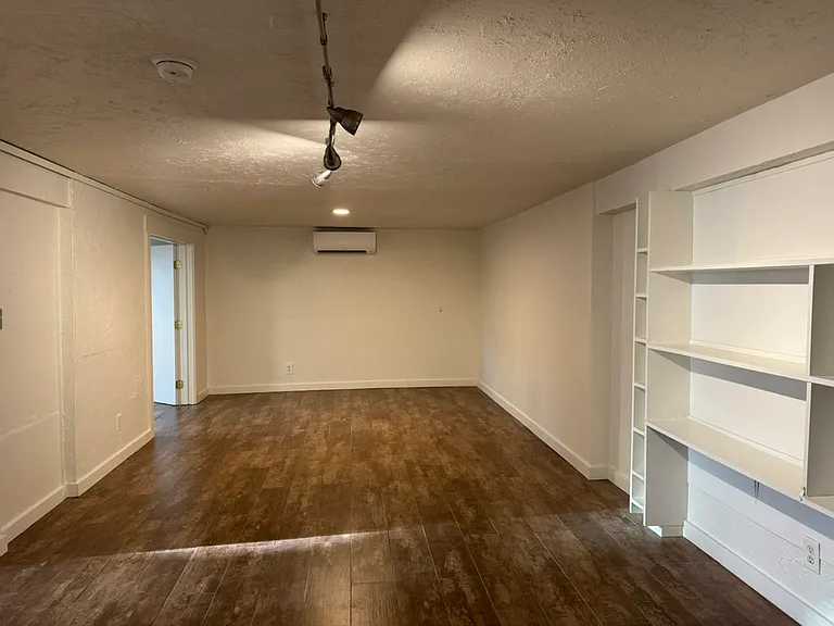 68 NE Stanton St #1K — Photo 17