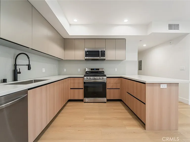7510 Sepulveda Blvd #101 — Photo 9