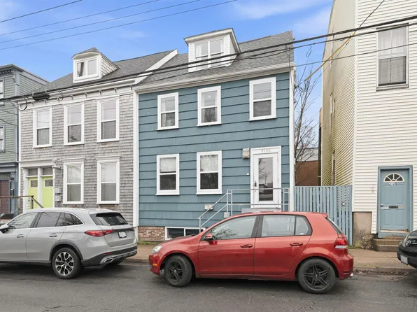 2126 Creighton St, Halifax, NS B3K 3R4