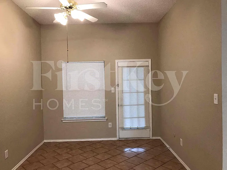 10640 Towerwood Dr — Photo 7