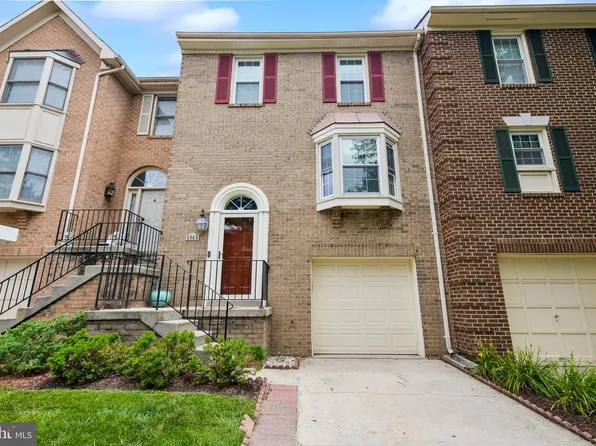 5943 Norham Dr, Alexandria, VA 22315