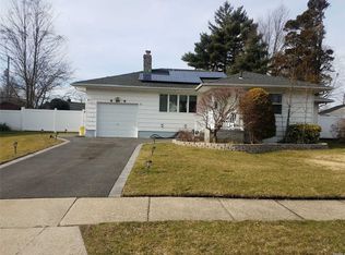 55 Gary Rd, Syosset, NY 11791