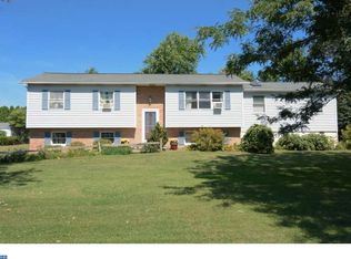 40 Ash Rd, Hamburg, PA 19526