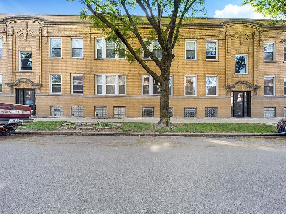 1st image of 3600 N Oakley Ave #2