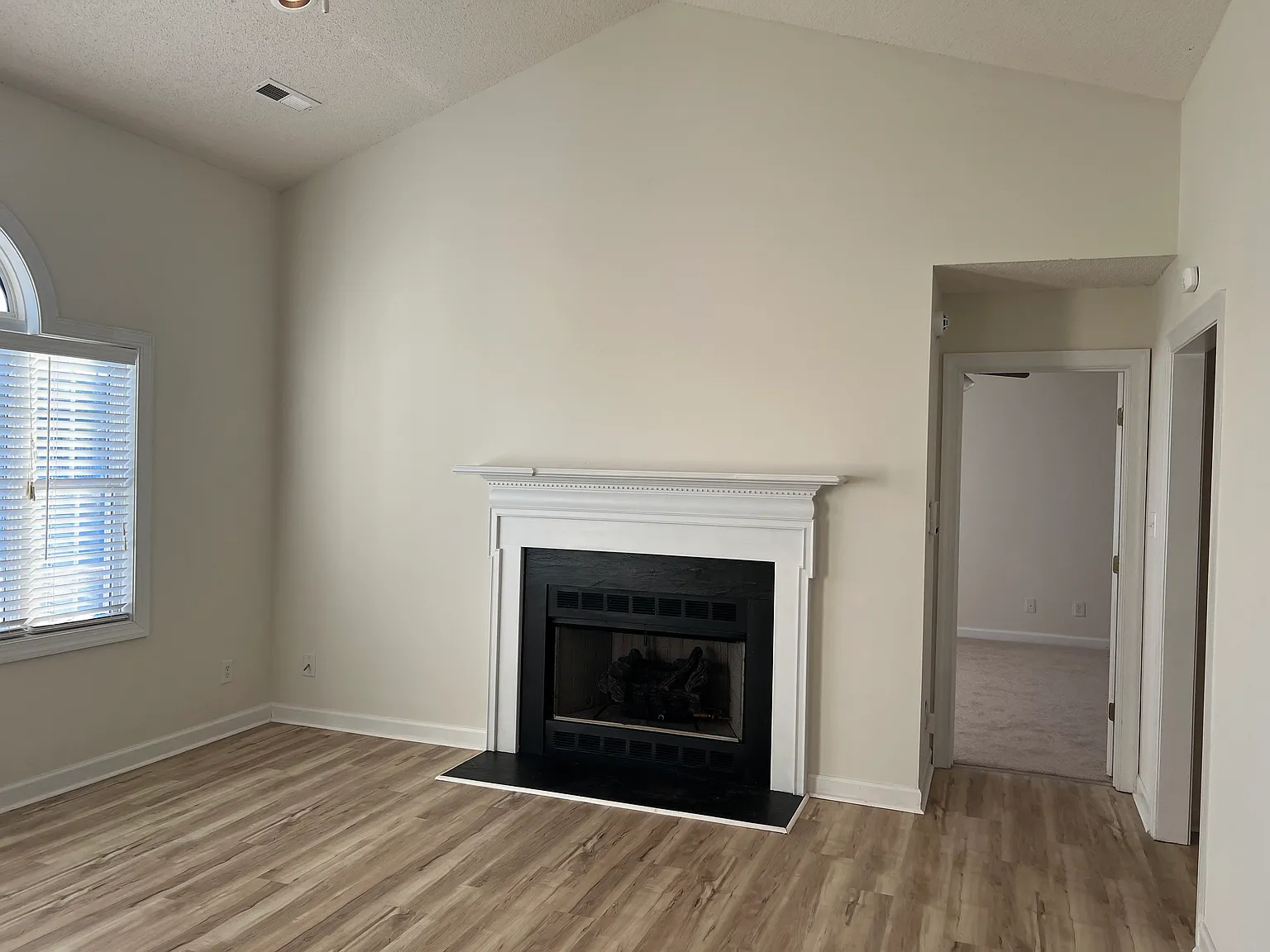 3 bed, 1335 sqft, $1,650 — Photo 4