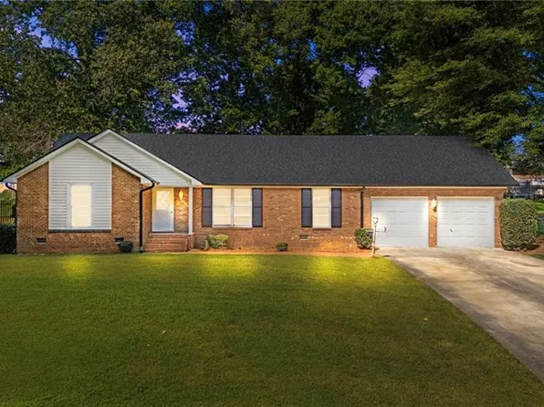 144 Westbridge Rd, Winston Salem, NC 27107