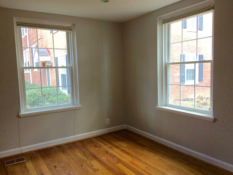 Corner Livingroom