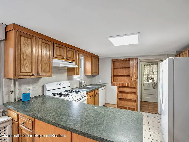 284 Millstone Rd — Photo 22