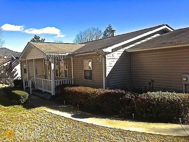 130 Hillside Dr — Photo 1