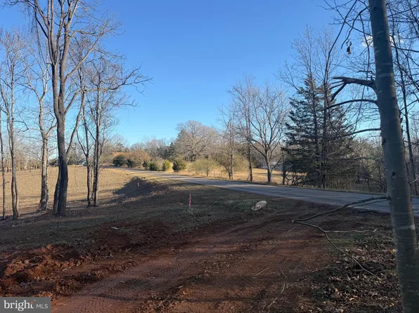 Wingfield Dr, Goode, VA 24556