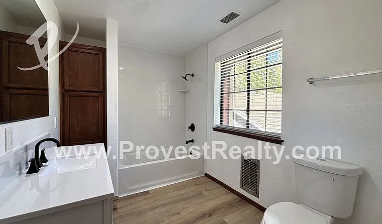 6078 Spruce St #C — Photo 16
