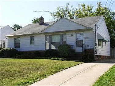 20736 Applegate Rd photo 1