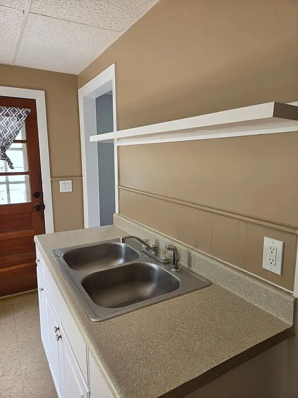2 bed, 1.0 bath, 1100 sqft, $1,200 — Photo 4