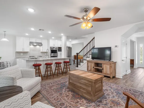 2108 Savanna Court N, League City, TX 77573