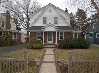 157 Canterbury Rd, Williston Park, NY 11596