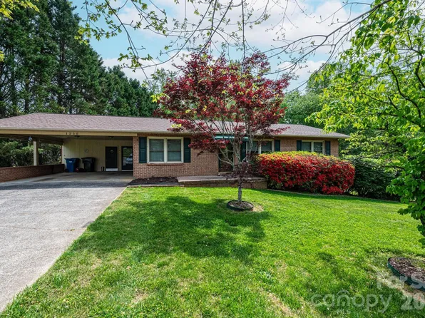 1250 21st Ave NE, Hickory, NC 28601