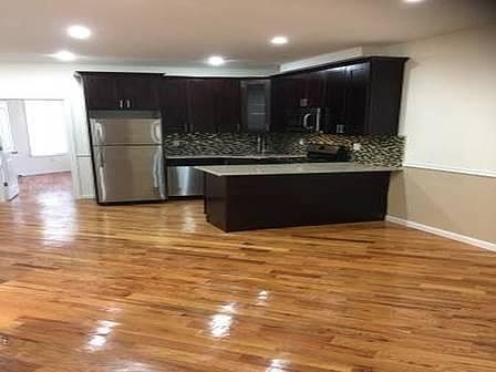 2nd image of 500 Linwood St