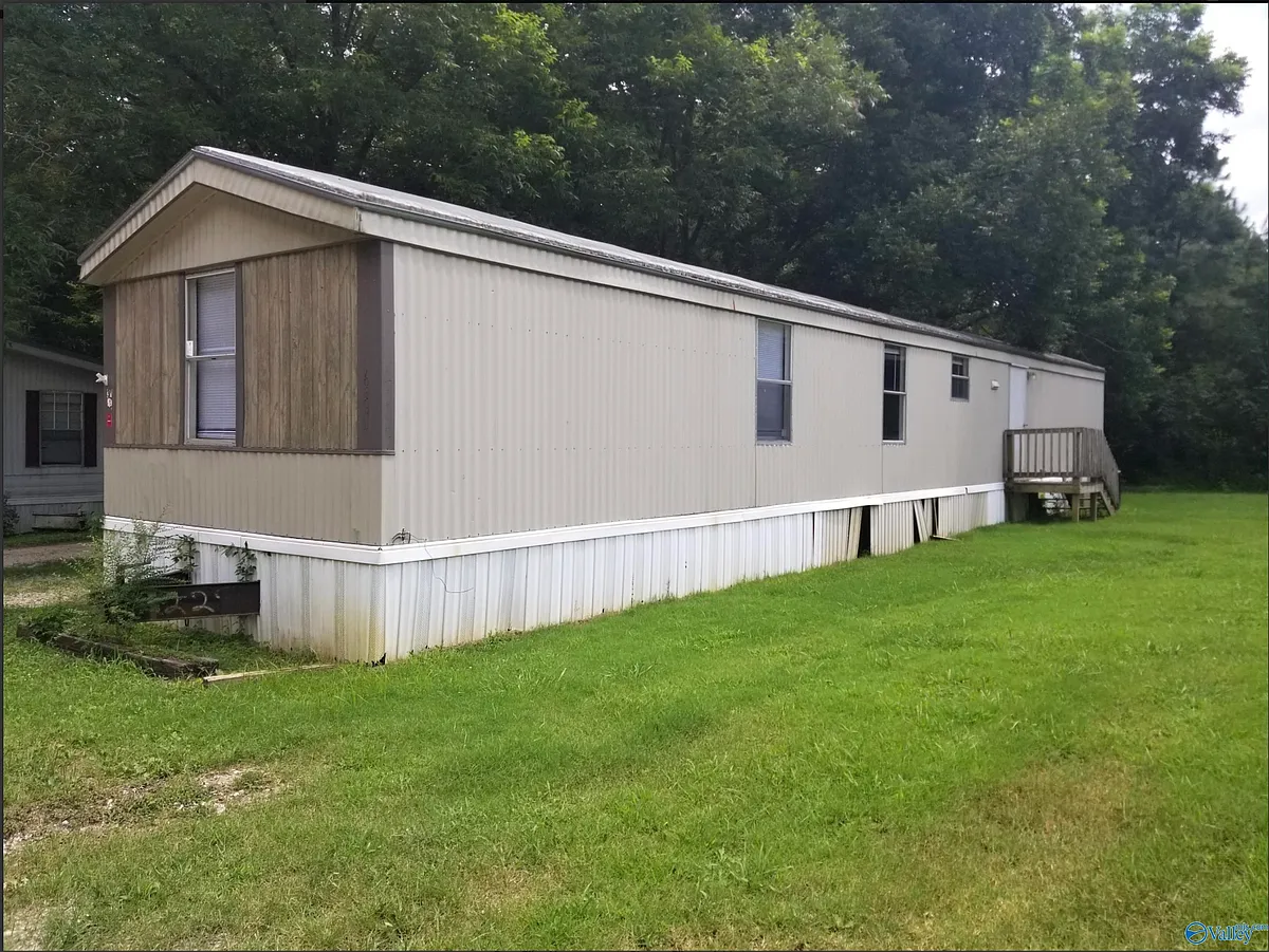 Building Photo - 6204 Highway 53 #D