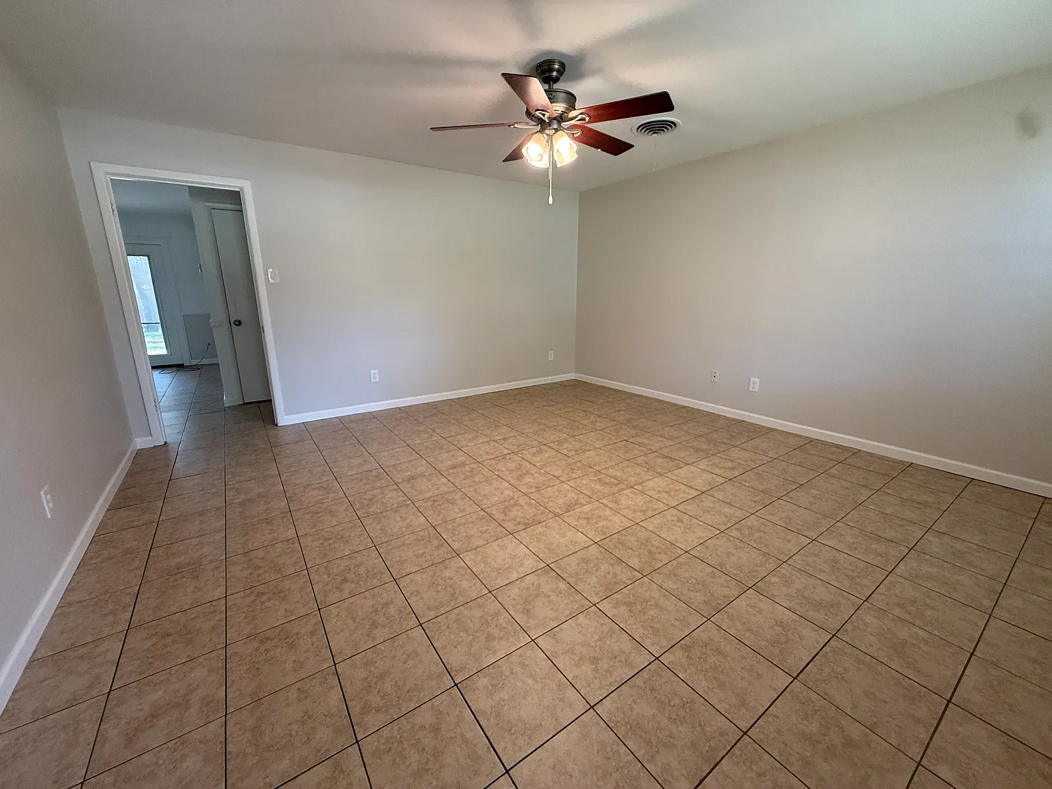 3 bed, 1565 sqft, $2,200 — Photo 3